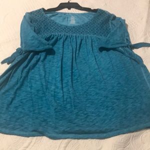 A Women’s generous sz xxl blouse/shirt.